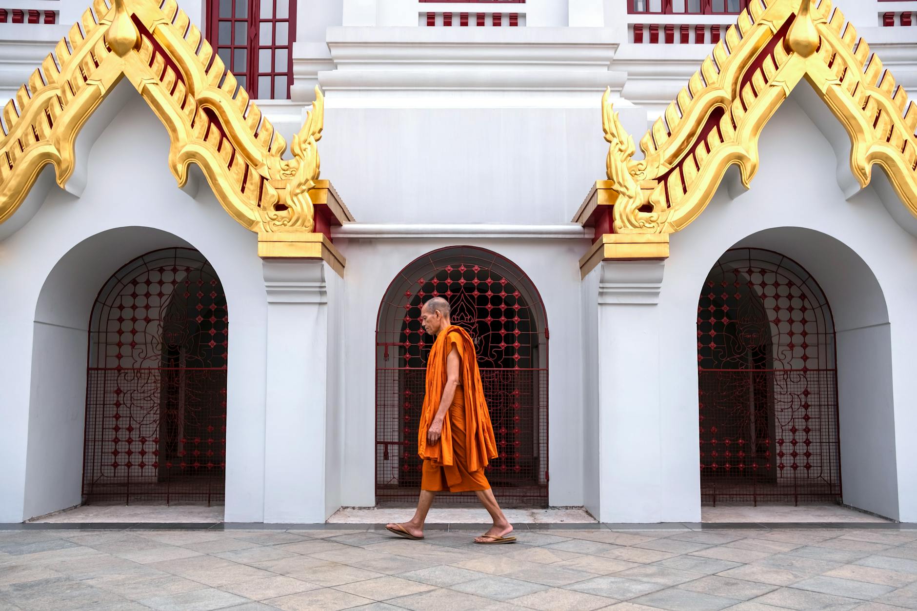How to Verify a Meditation Teacher's Lineage (Before You Train Under Them)