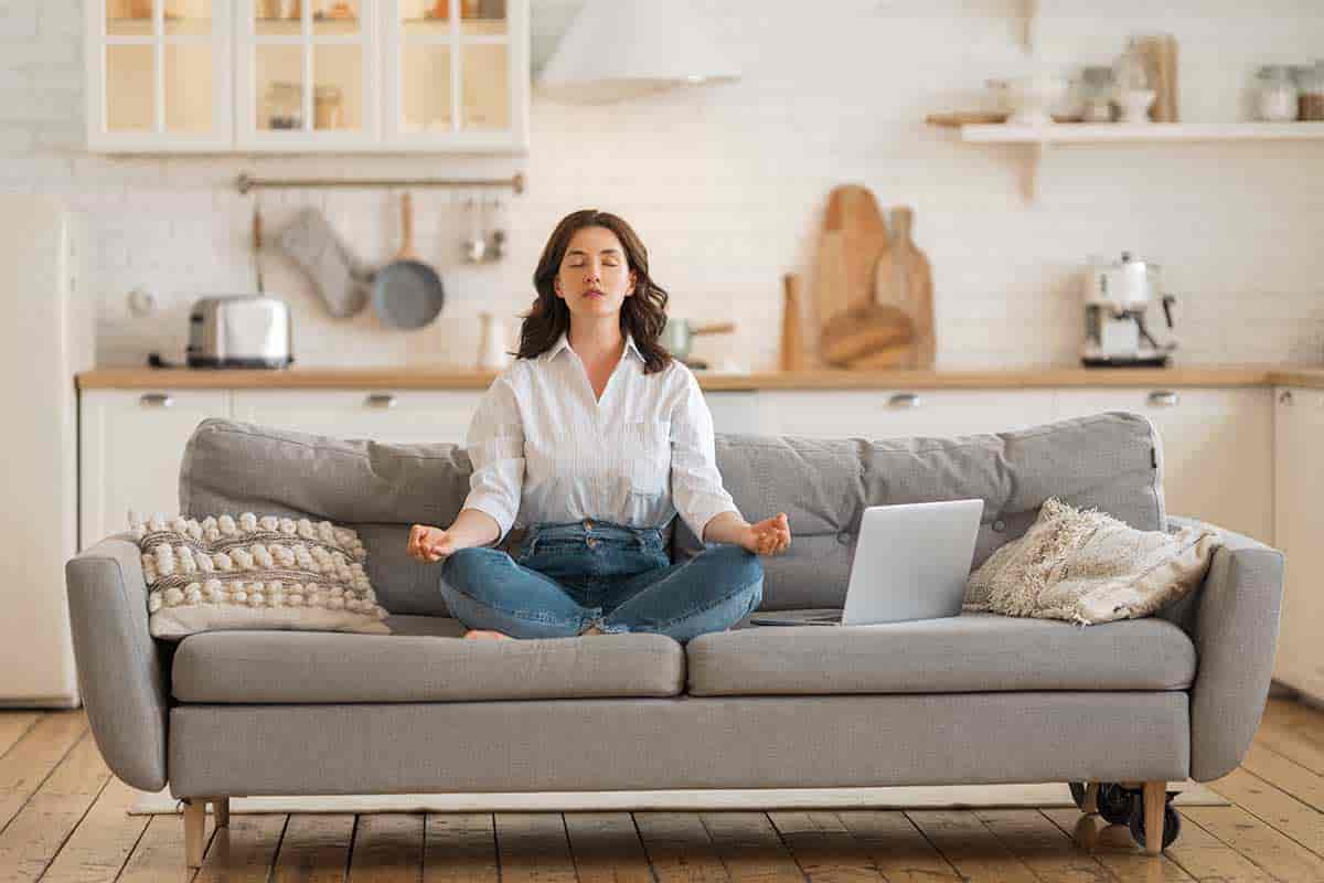 You are currently viewing How to Start Meditating at Home