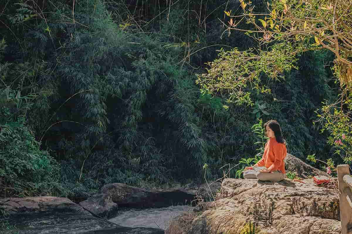 You are currently viewing 5 Reasons To Meditate in Nature