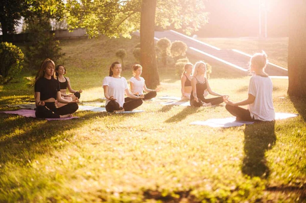 The 7 Best Meditation Retreats in the US Online Meditation